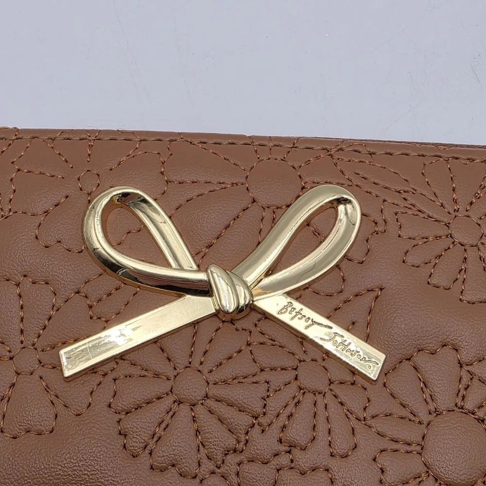 Betsey Johnson Kara Embossed Hearts Zip Wallet Wristlet - Brown With Gold‎